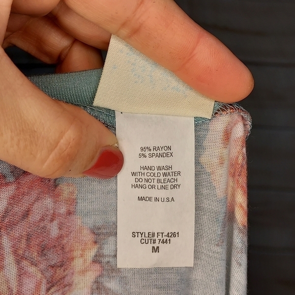 Modcloth tshirt Freeloader vneck tunic short sleeve tee turquoise pink floral M - Picture 7 of 8